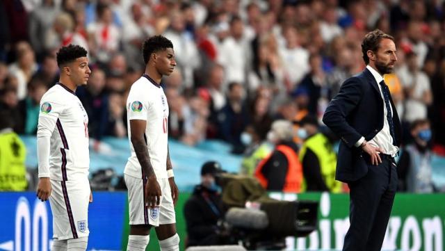 开云APP-梁宏业：黄金一代英格兰队都带不动熊帅索斯盖特